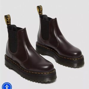 Brand new Dr. Martens 2976 Smooth Leather Chelsea Boots in Maroon